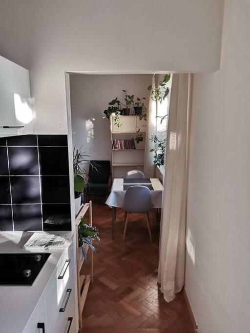 Cozy Studio In The City Centre Near Train Station Bratislava Ngoại thất bức ảnh
